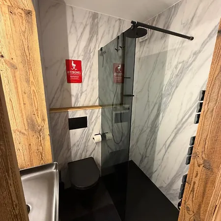 Kitzbuehel Alpine Apartments - City Center Apartment *