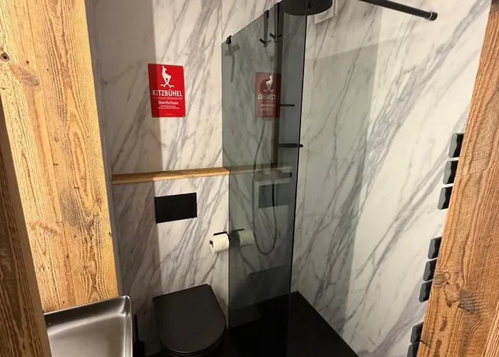 Kitzbuehel Alpine Apartments - City Center Apartment *